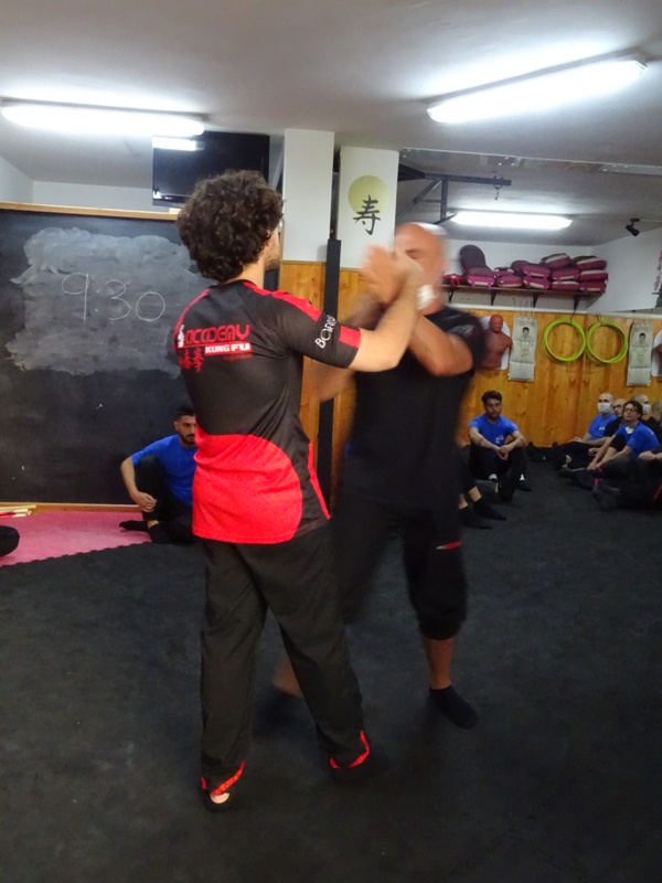 Kung Fu Academy di Sifu Mezzone Arti Marziali e palestra di Sport da Combattimento Wing Chun Weng Chun Tjun Tai Chi Taijiquan Qigong Sanda Difesa Personale (163)